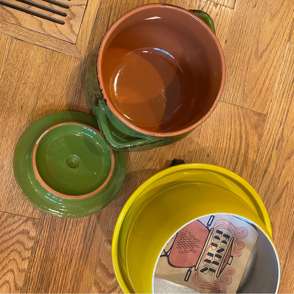 Yellow and Green Cookware Set - Picture 2 of 3